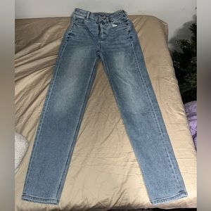 American Eagle Mom Straight Jean Size 000